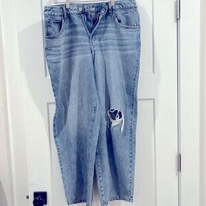 Low Rise Straight Jeans